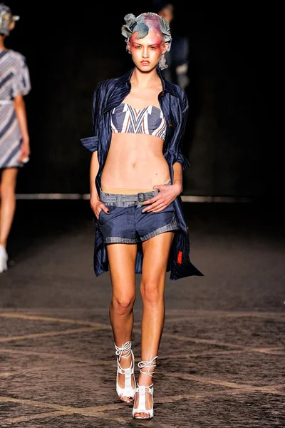 Look 9